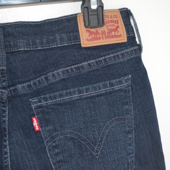 Levis Jeans - Picture 5 of 6